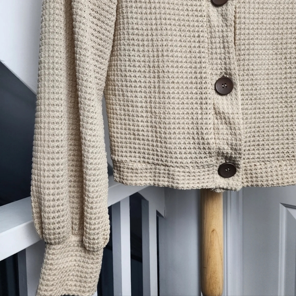Vintage Waffle Knit Cropped Button Front Blouse Womens M/L** Beige Long Sleeve - Picture 8 of 10